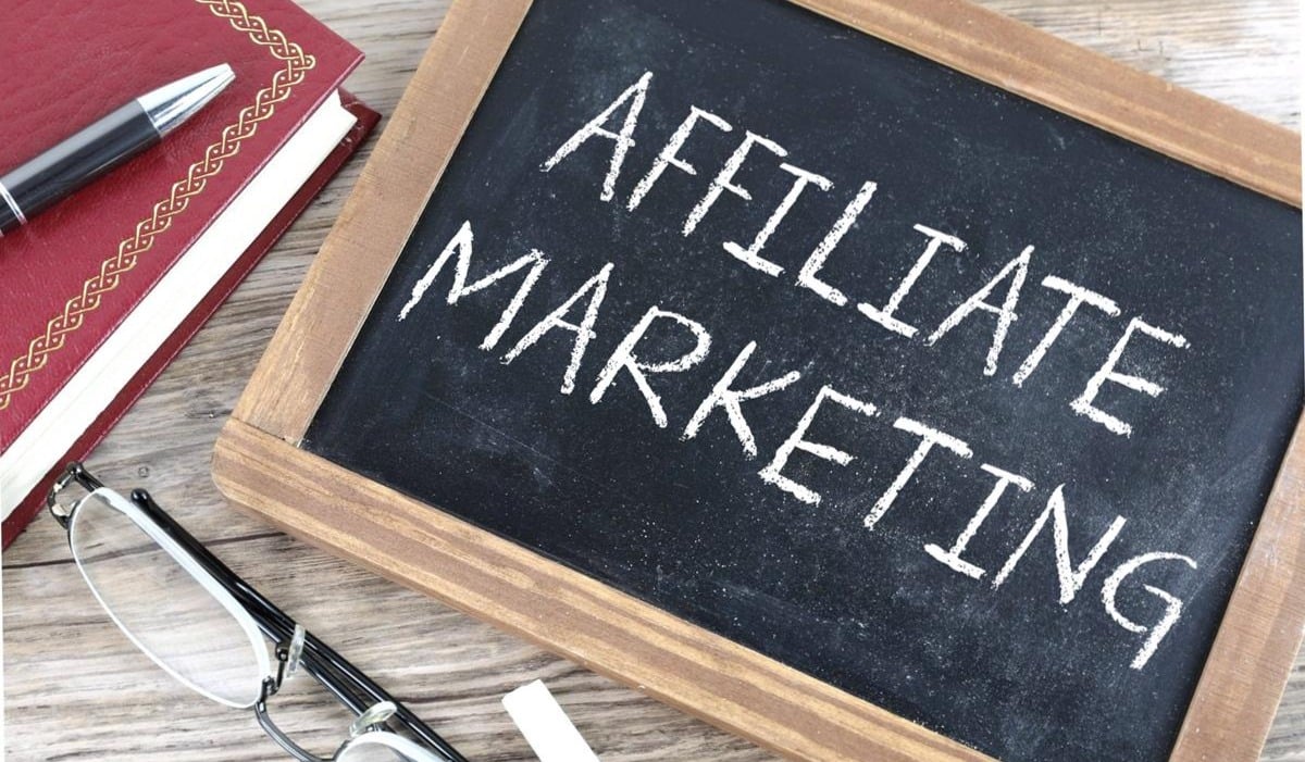 Marketing d’affiliation : qu’est-ce que c’est et comment peut-il aider les entreprises à vendre en ligne ?