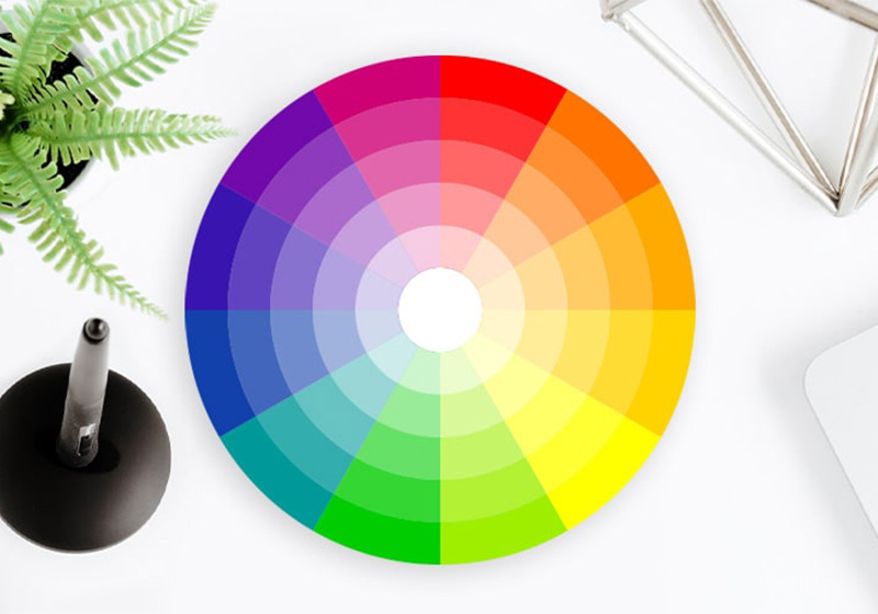 Que sont les couleurs complémentaires ? Nous jetons un coup d’œil au cercle chromatique